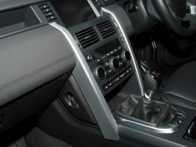 Central console trim